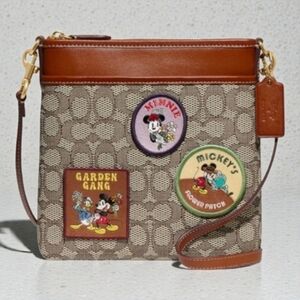 🆕️Disney X Coach LIMITED EDITION Kitt Messenger Crossbody